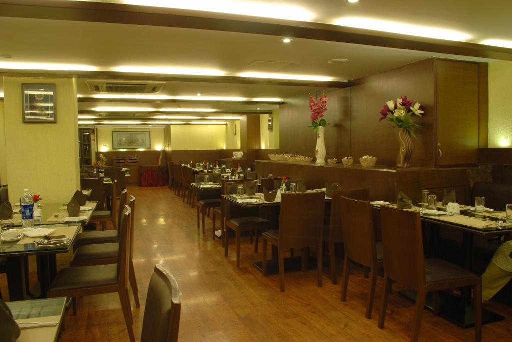 מלון Pimpri-Chinchwad Ambience Executive מסעדה תמונה