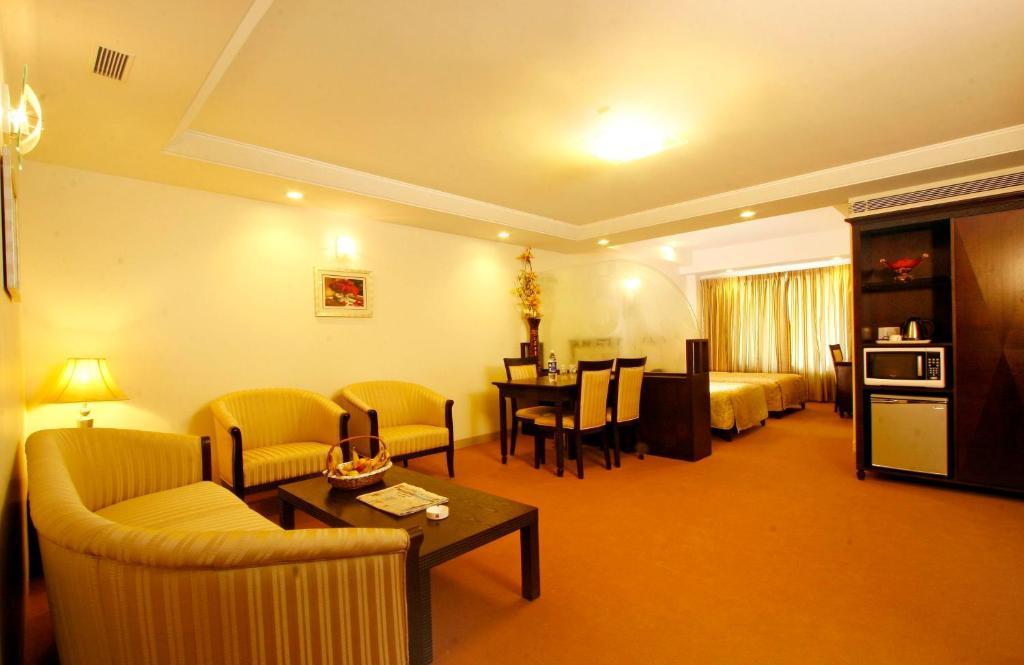 מלון Pimpri-Chinchwad Ambience Executive חדר תמונה